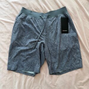 NEW lululemon athletica Men's Gray Shorts